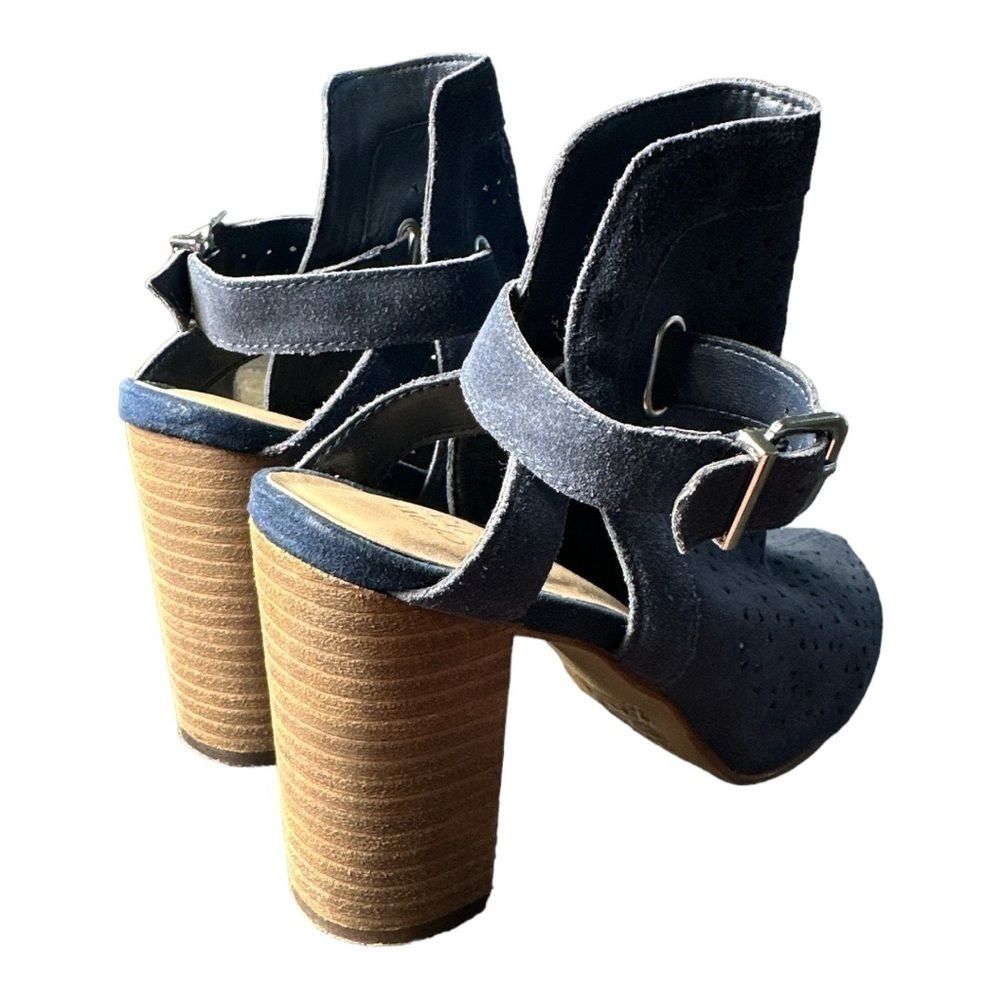 Crown & Ivy Navy Blue Suede Slingback Block Heel Size 9 Wooden Heel - Picture 4 of 7